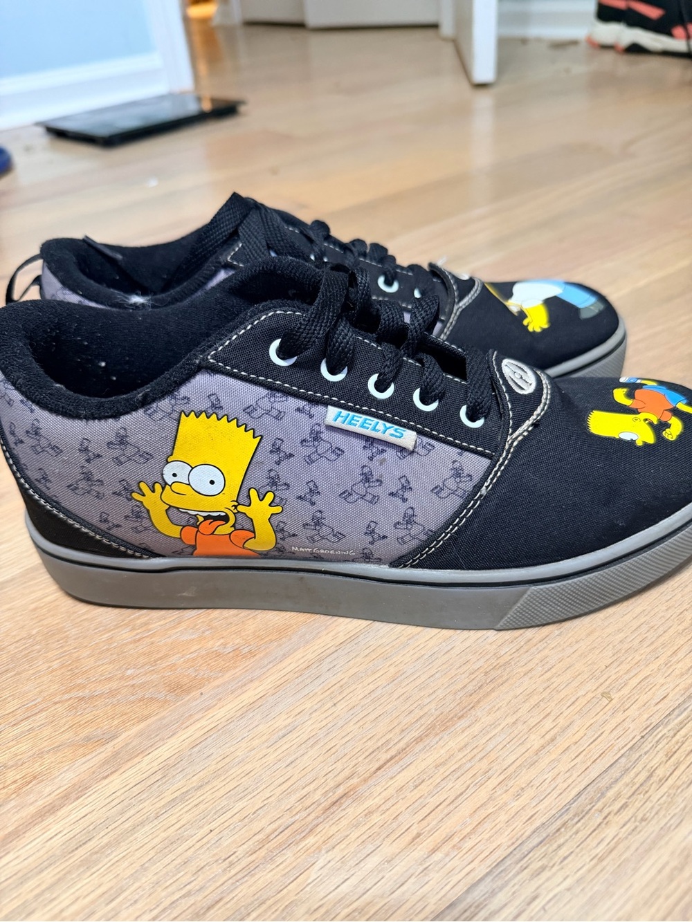 Heelys Men’s Black & Gray Bart Simpson Skate Sneakers